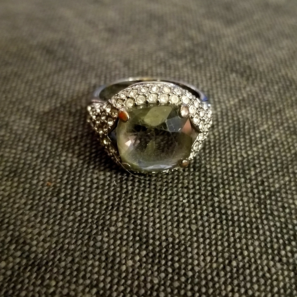 💎BEST in jewelry Host Pick Swarovski ring